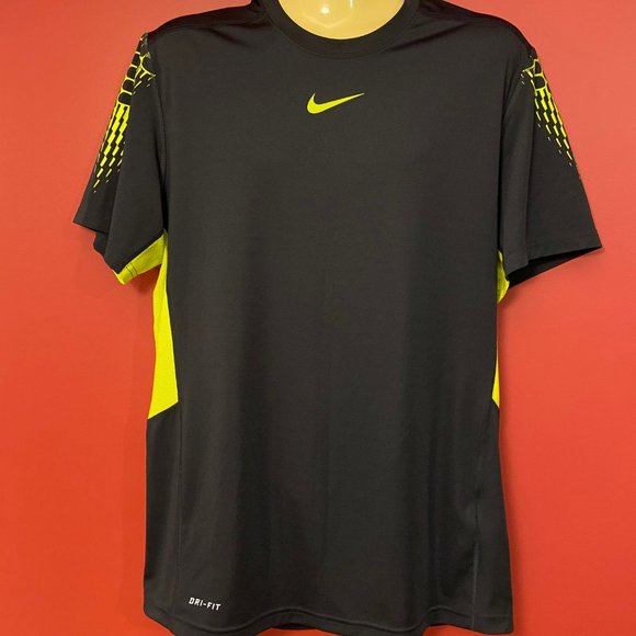NIKE Men's Black/Yellow Performance T-shirt - Size Medium